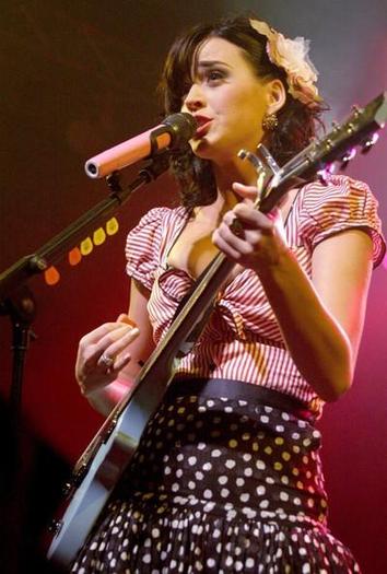 Katy_Perry_1259786494_2 - katy perry