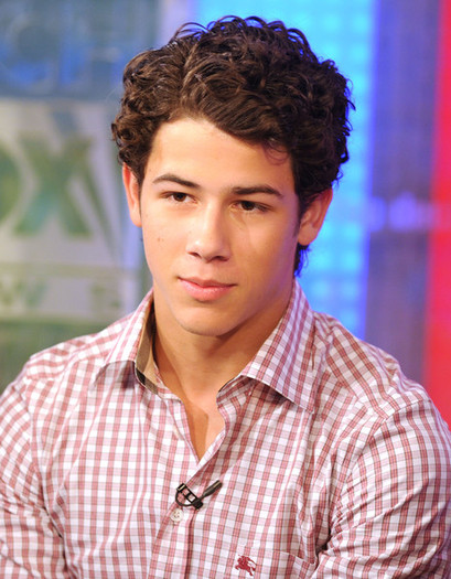 Nick+Jonas+Jonas+Brothers+Visit+FOX+Friends+r_DpOhsvjcCl - The Jonas Brothers Visit FOX and Friends