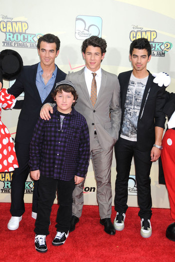 Nick+Jonas+Premiere+Camp+Rock+2+Final+Jam+ZpJGiOUPAw_l - Premiere of Camp Rock 2 The Final Jam