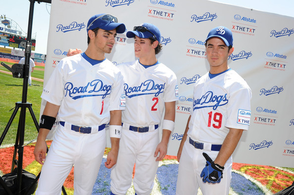 Nick+Jonas+Jonas+Brothers+Encourage+Fans+X+Z2TP-k0VcpRl - Jonas Brothers Encourage Fans to X the TXT on Road Dogs Softball Tour