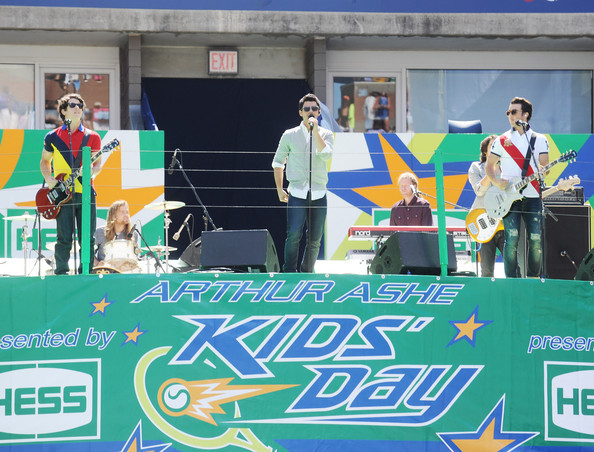 Nick+Jonas+2010+Arthur+Ashe+Kids+Day+FQ4CIIAMePsl - Arthur Ashe Kids Day 29 a-8 a