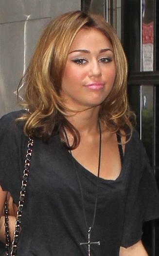 mileyfatface (92)_0 - 0 00 aici 0