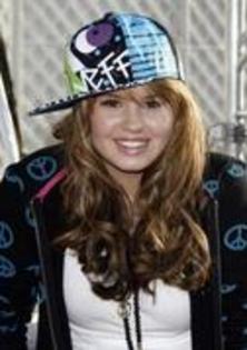 20853759_CYSHPXTME - PoZe NoI Cu DEBBY RYAN