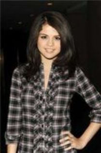 20923856_KSUHSNBYD - Selena at The Today Show July 22 2010