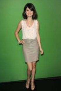 20924369_RAKWKXFMA - Selena at Good Day New York on August 3 2009