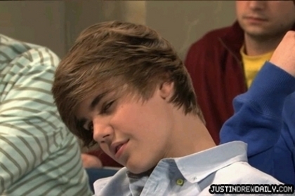 normal_Bieber-On-SNL-4-10-10-justin-bieber-11464002-480-320[1] - Justin  Bieber