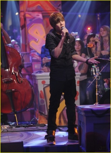 SBDDPESRQSWCGOSKNUY[1] - Justin  Bieber