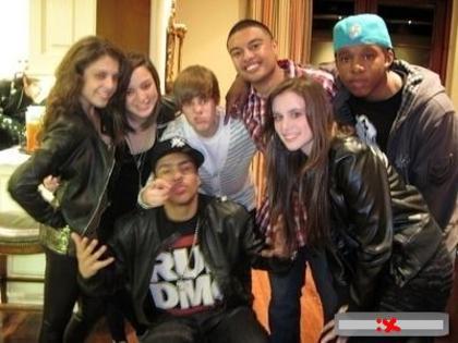 14237356_GMNPQMECR[1] - Justin  Bieber
