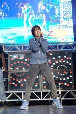 YXMYZTYHJCLZXKJYDOA[1] - Justin  Bieber
