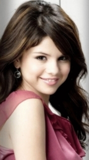 img-64755-med - Selena Gomez