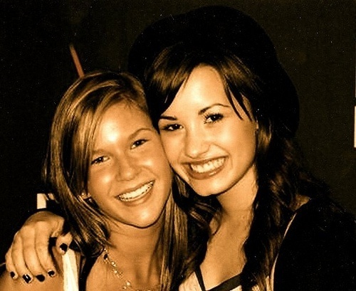 4107275423_d2c46ed9dc - demi lovato