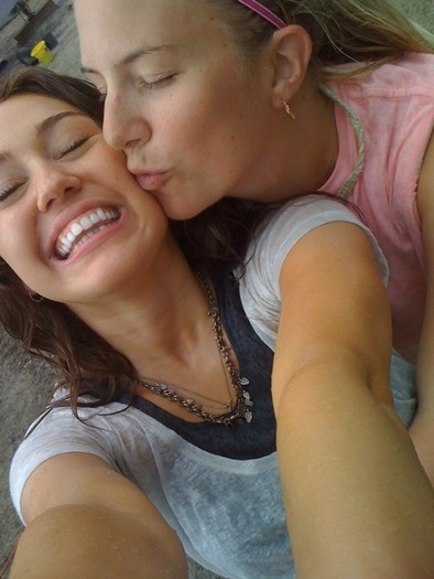 LRMESDYWBGKDLIYPFZJ - 0 Miley Personal
