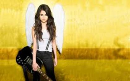 14 - Album special pentru Selena Gomez si in el va arat cat de mult o iubesc