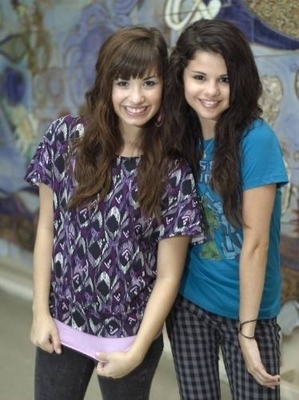 Selena si Demi