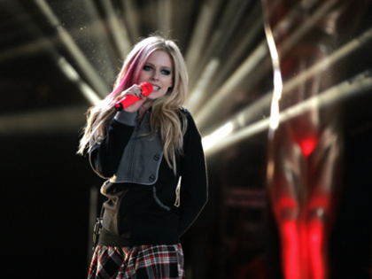 avril-lavigne-400x300-afp