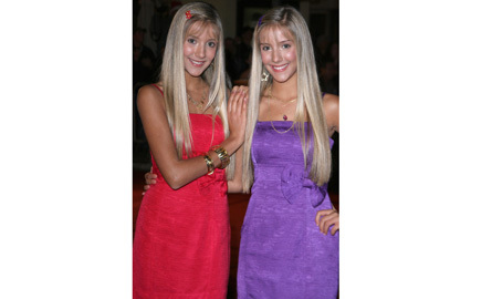twins - legally blondes