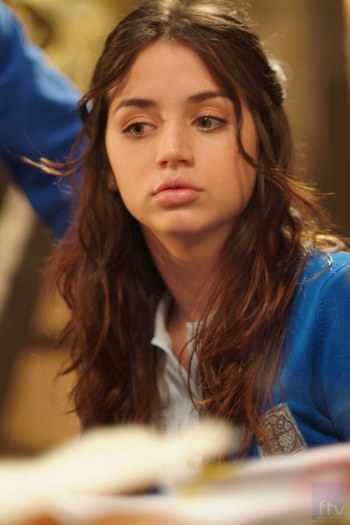 6 - Ana de Armas-Carolina