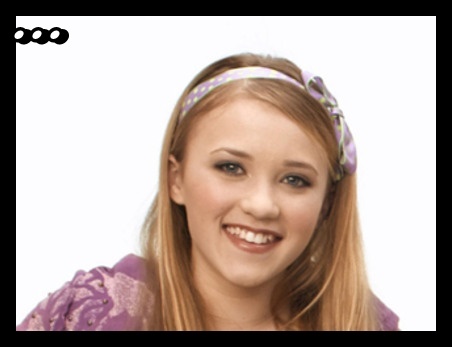 10685593_XBFXNVMIW[1] - Emily Osment Poze