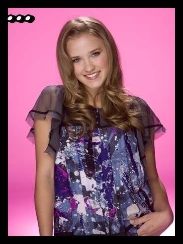 14829342_OINAEPZQC[1] - Emily Osment Poze