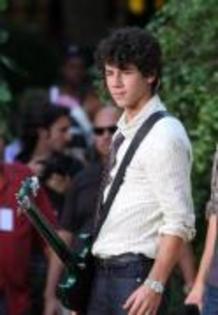 EEJGAAPFJFBSGHFLOJB - Chelsea Stub si fratii Jonas