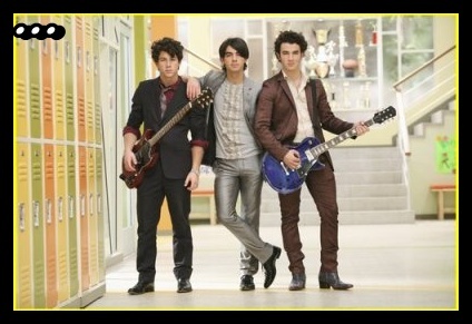 1275739487[1] - Jonas Brothers