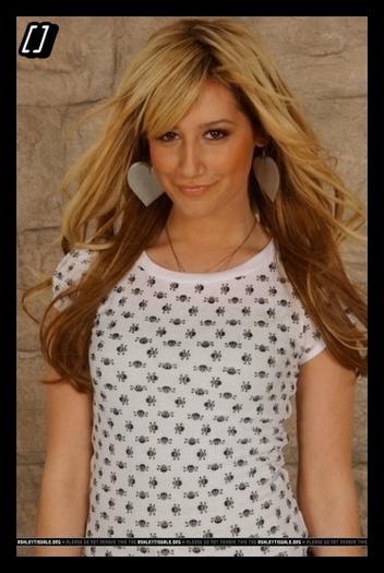 16308895_TGHESXKZV[1] - Poze Ashley Tisdale