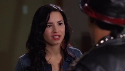 Camp-Rock-2-screencaps-demi-lovato-15301055-399-225 - Camp Rock 2 screencaps 1