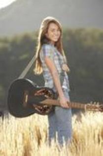 11964714_ZQMTDZQWX - miley-hannah