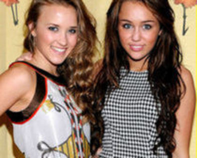 15823712_CJARCKULY - miley-hannah