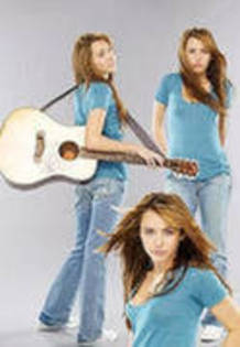 16751647_RZNTQRMZC - miley-hannah
