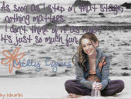 16752036_CGQJZOHMJ - miley-hannah