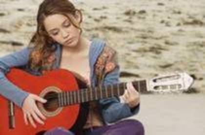 16752103_YJNQDUFJX - miley-hannah