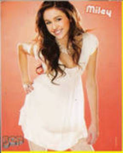 16752289_UIKIDJCIK - miley-hannah