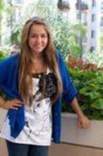 16752314_VOTAHPWNX - miley-hannah
