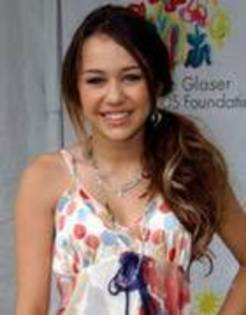 16752340_JTNICVZQR - miley-hannah