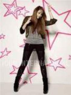 16756555_SQSGWMNVD - miley-hannah