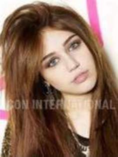 16756568_QXYPJDSCR - miley-hannah