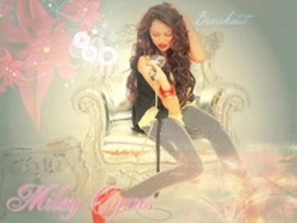 16881995_GBXSNOFDT - miley-hannah
