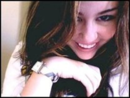 17259176_HNEHHMHVA - miley-hannah