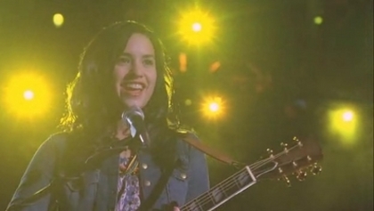 Camp-Rock-2-screencaps-demi-lovato-15300573-399-225
