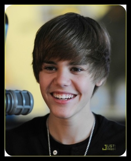 10730018_ECCIMLTVP[1] - Justin Bieber Poze