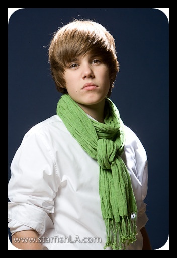 11511114_BYIKNRKQY[1] - Justin Bieber Poze