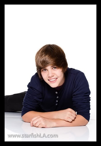 13209901_TLAPWJSFJ[1] - Justin Bieber Poze