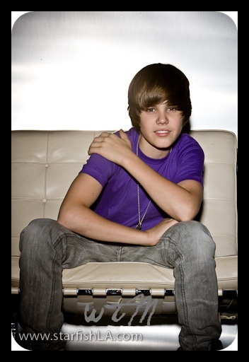13297409_VNTDPCOVO[1] - Justin Bieber Poze