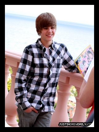 13993572_DUXDLQXET[1] - Justin Bieber Poze