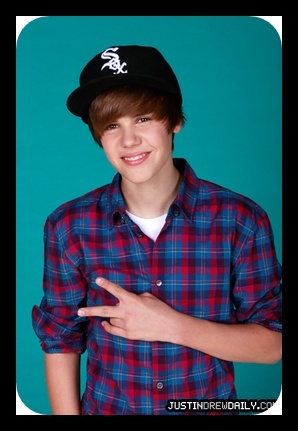 16696401_HNJFUBBBH[1] - Justin Bieber Poze