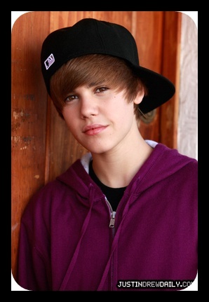 16696408_IIHFOPYGL[1] - Justin Bieber Poze