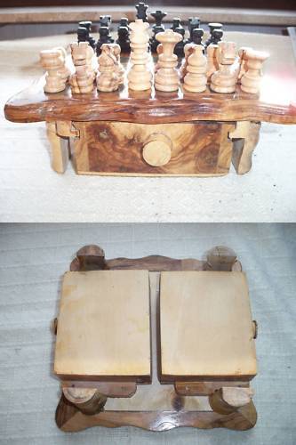 JS-92; Sah vechi din lemn de maslin,lucrat in Italia, dimensiuni 23x 23 cm

