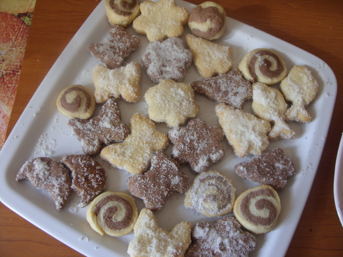 diferite forme,,,,incercati-i sunt foarte buni ,mai ales la cafeluta - CATE CEVA DIN BUCATARIA MEA