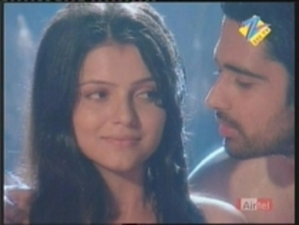 20298408_TNLTMPELM - Rubina Dialik si Avinash Sachdev